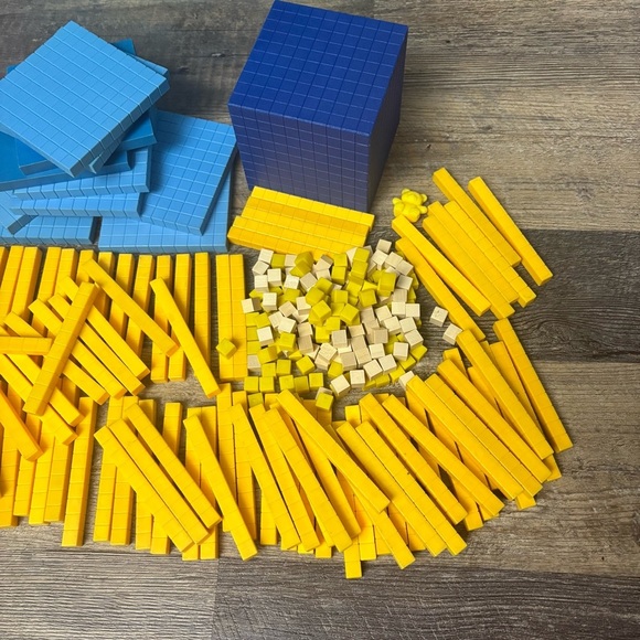 Math Manipulative Base Ten Counting Blocks, Plastic Geometric Tiles & Color Link - Picture 2 of 12